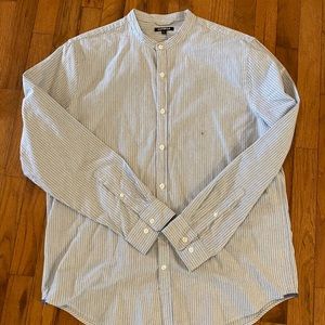Men’s Express Collarless Button Down